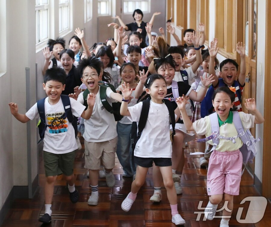 오늘자 초등학교 근황_5.jpg