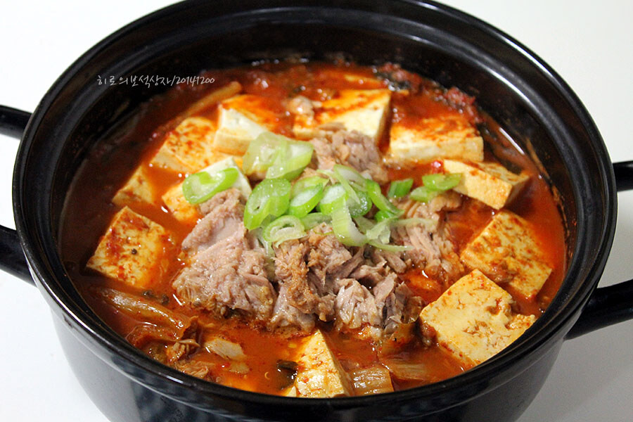 참치김치찌개vs돼지김치찌개 뭐 먹을까?_2.jpg