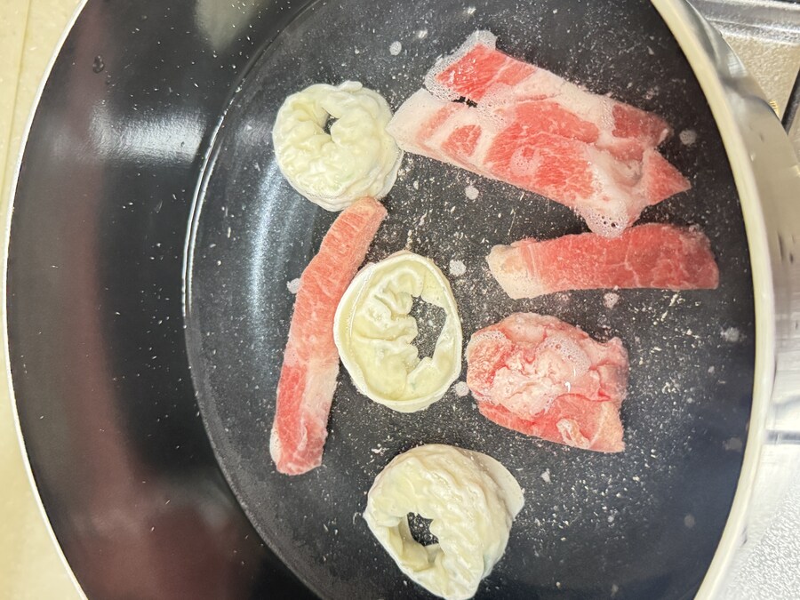 아.. 집에 먹을게 하나도 없네…_3.jpg