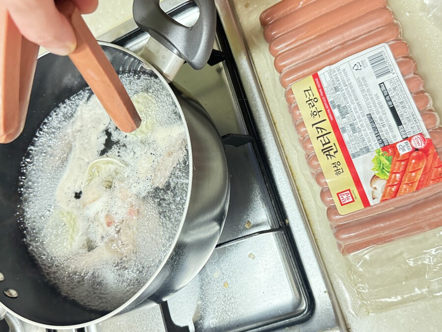 아.. 집에 먹을게 하나도 없네…_4.jpg