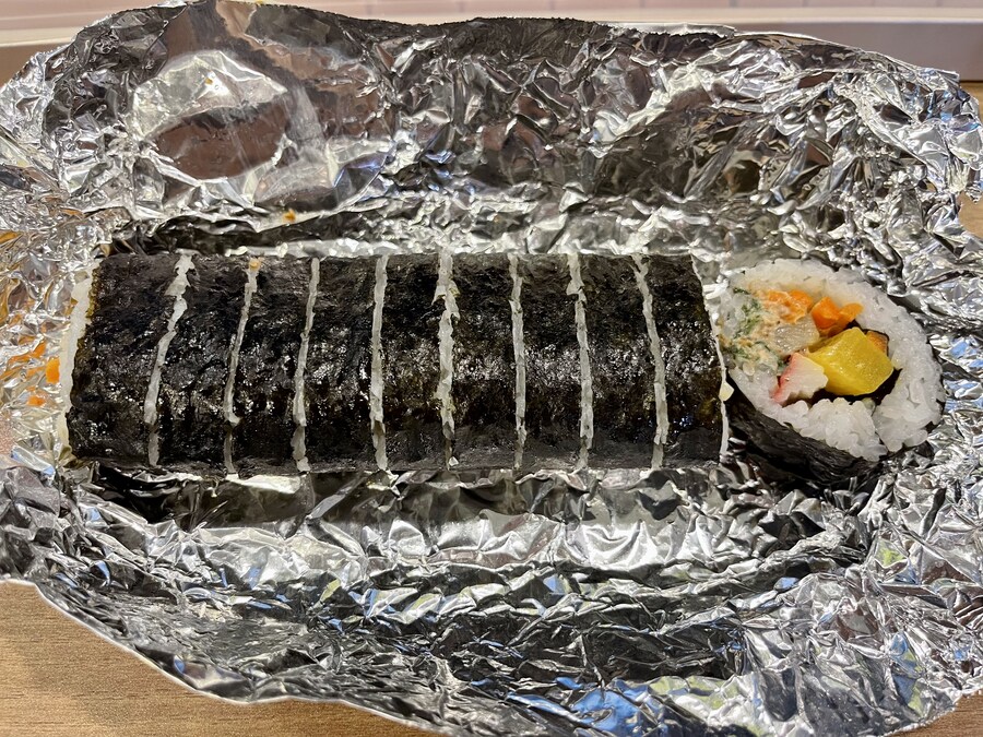 신도림역에서 아주머니한테 김밥 샀는데_1.jpg