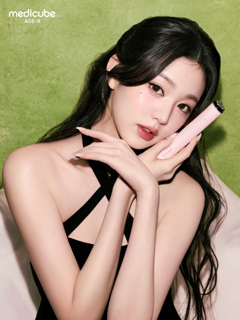 에이피알, 에이지알 뷰티 디바이스 신제품 모델로 장원영 발탁_2.jpg