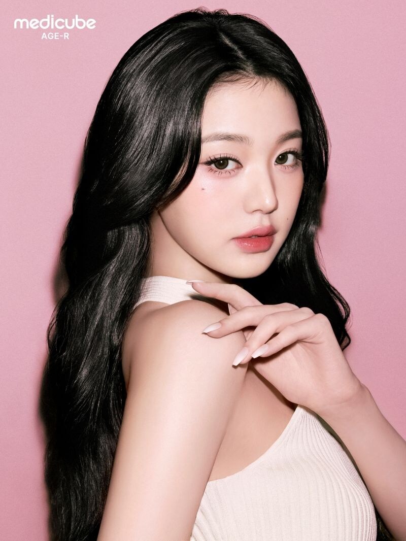 에이피알, 에이지알 뷰티 디바이스 신제품 모델로 장원영 발탁_4.jpg