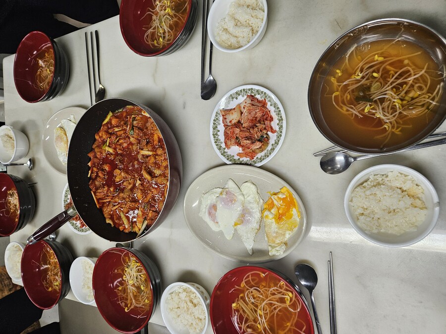 직장에서 3천원씩 걷어서 해먹는 점심 닭갈비_8.jpg