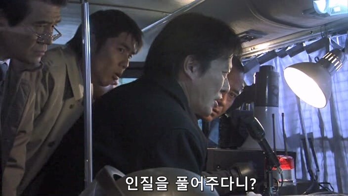 테러리스트한테 협박당하던 편의점 점주의 최후_30.jpg