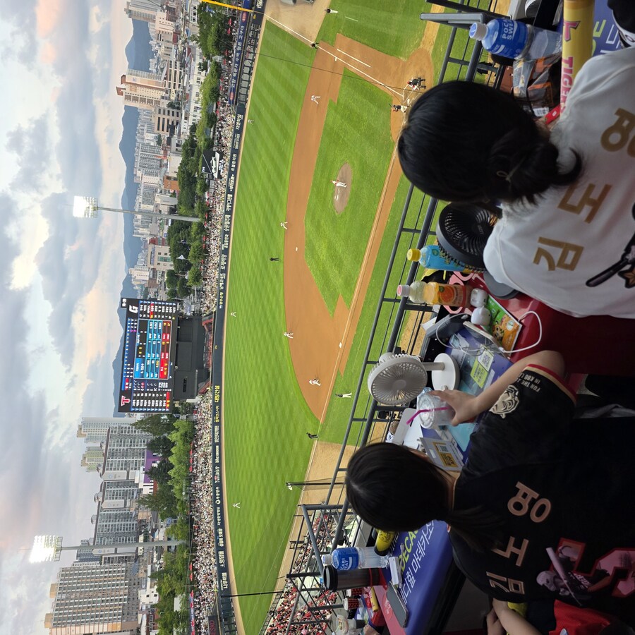 kbo) 야구장에서 체감 가능한 100배줌_1.jpg