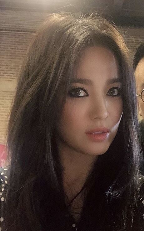 송혜교는 이런 강한 화장 안어울릴거라 생각했는데_3.jpg