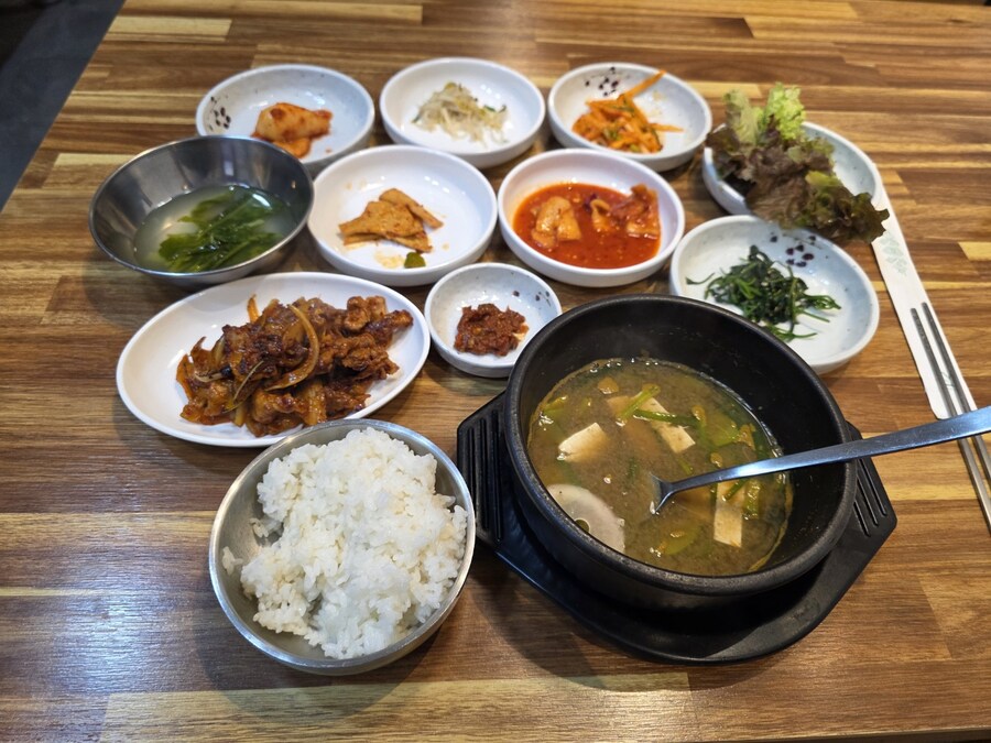 부산 동네 9천원 제육백반_2.png