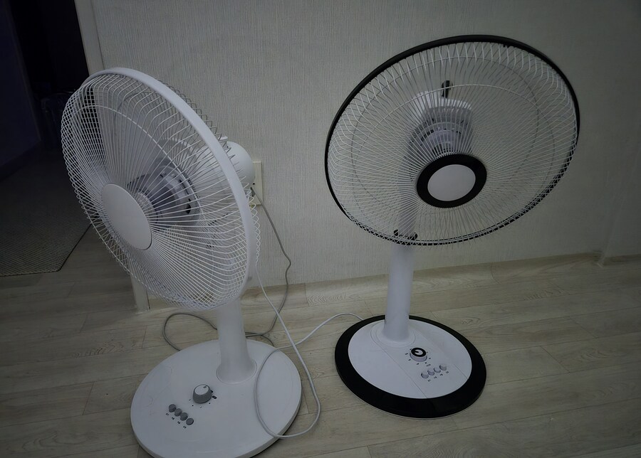 크아악 날은 덥고 에어컨은 고장났고 더는 못 참겠다!_1.jpg