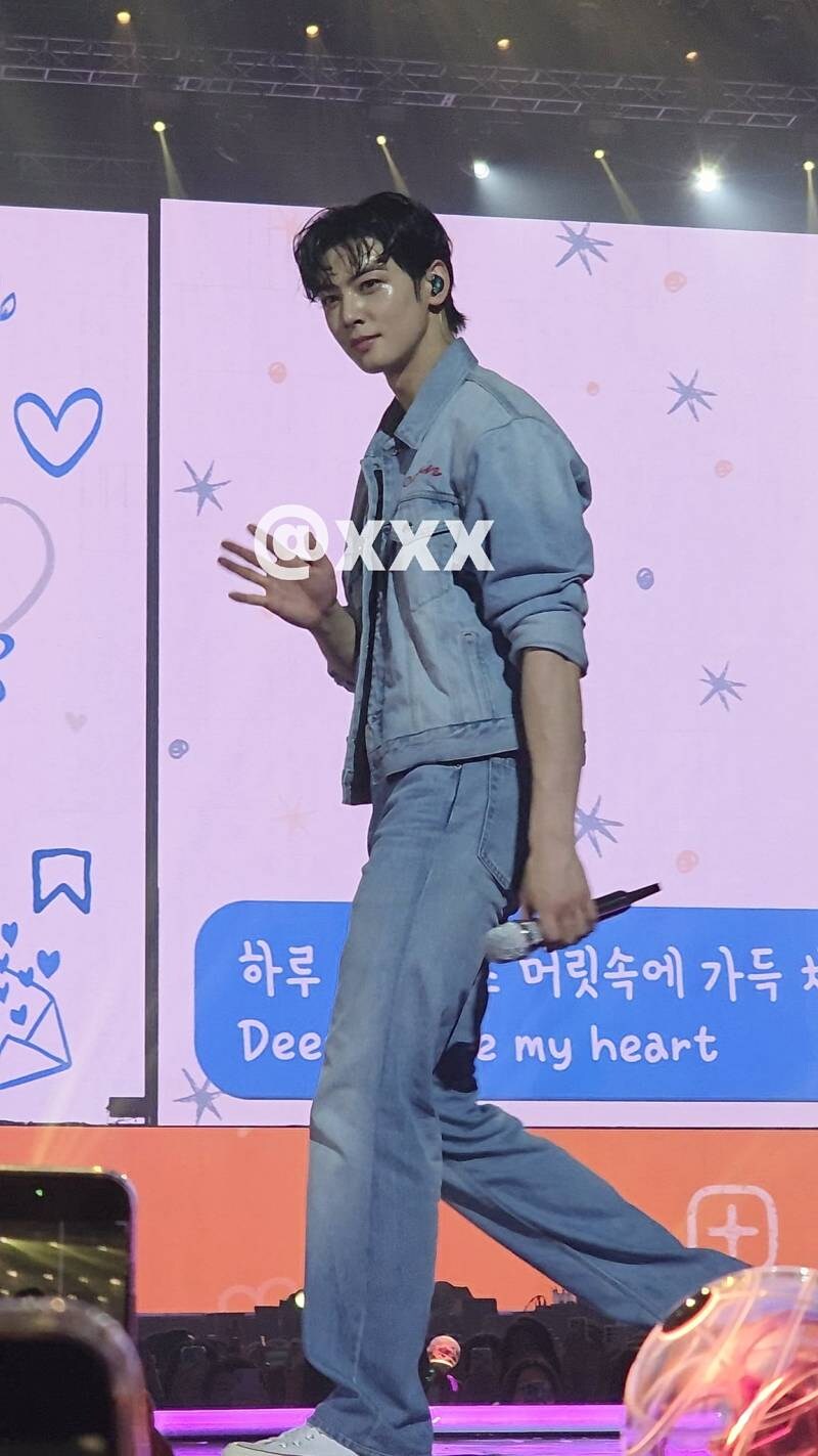 ??? : 청바지에 청자켓 진짜 촌스럽지 않냐?_3.jpg