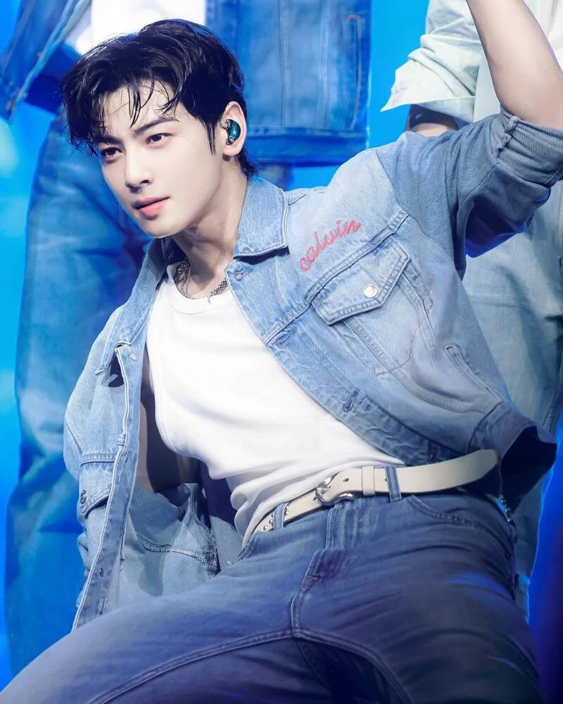 ??? : 청바지에 청자켓 진짜 촌스럽지 않냐?_5.jpg