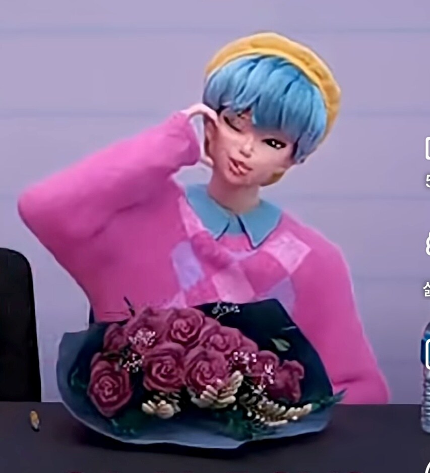 케이팝) 각 멤버별 꽃 선물 받았을때 리액션 특징_14.jpg