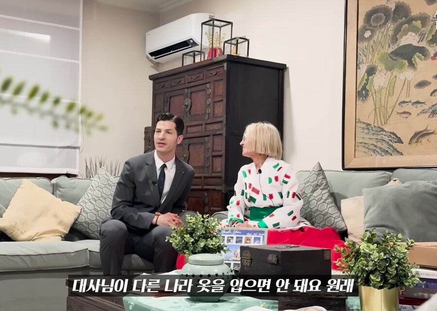 이례적으로 '한복'을 입은 주한 이탈리아 대사_7.jpg