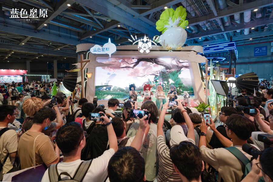 빌리빌리 월드 2025 1일차 공식 부스 사진 모음_1.jpg