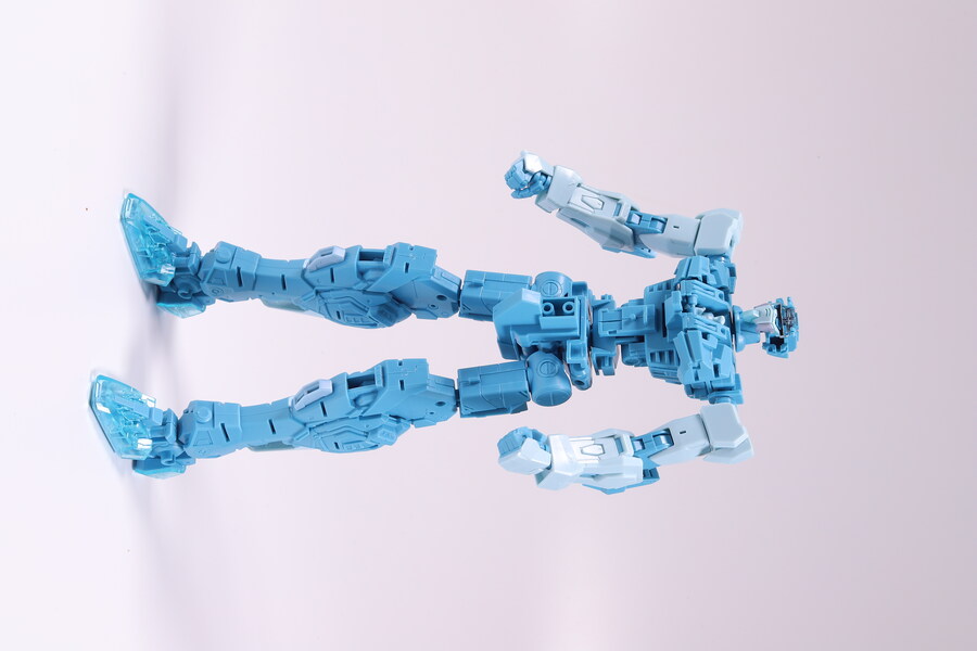 MG] 프리덤 건담 2.0 (크로스 콘트라스트 컬러 클리어 블루 Ver.)_4.jpg
