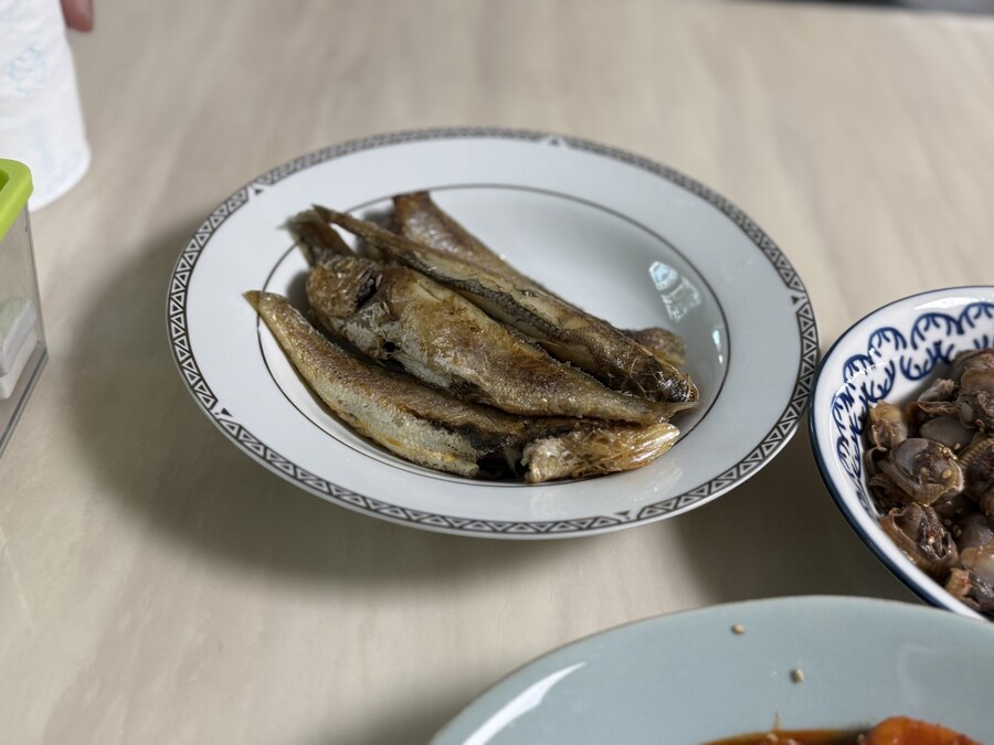 집에서 밥. 밥 도둑과 함께 하는 해물파티네요._5.jpg