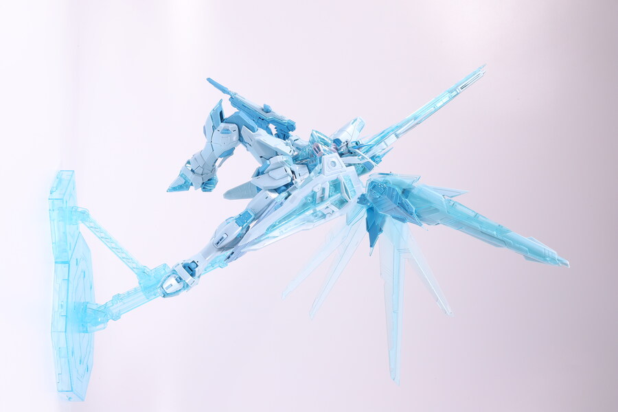 MG] 프리덤 건담 2.0 (크로스 콘트라스트 컬러 클리어 블루 Ver.)_21.jpg