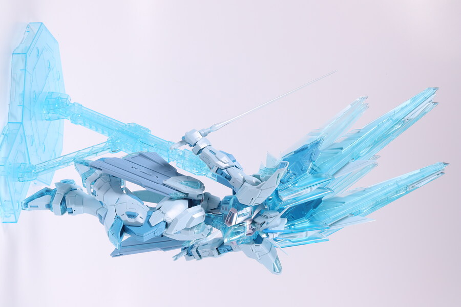 MG] 프리덤 건담 2.0 (크로스 콘트라스트 컬러 클리어 블루 Ver.)_32.jpg