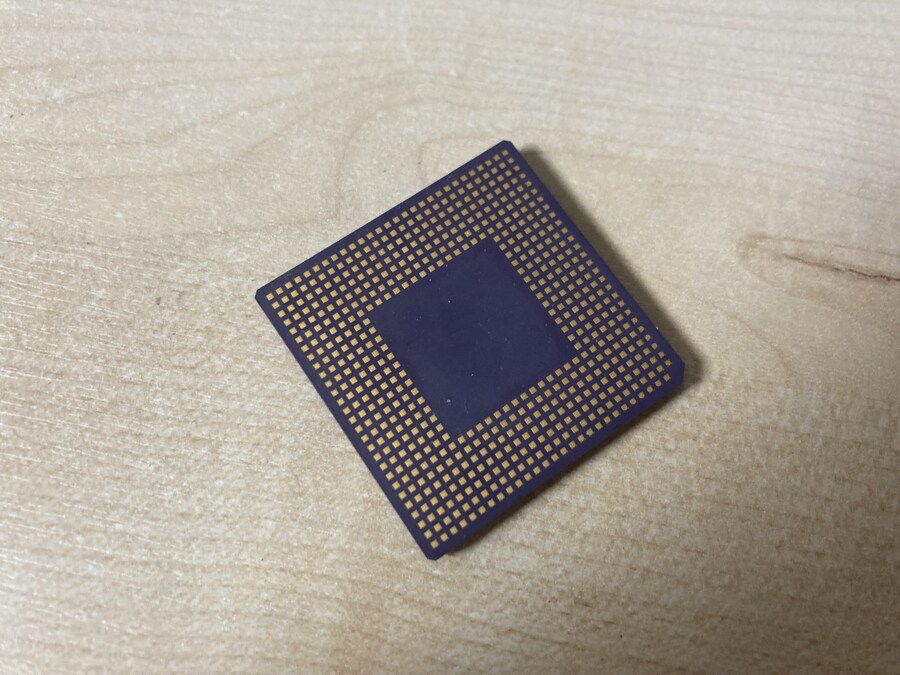 90년대 cpu 주웠는데 다리가 안달려 있음!_1.jpg