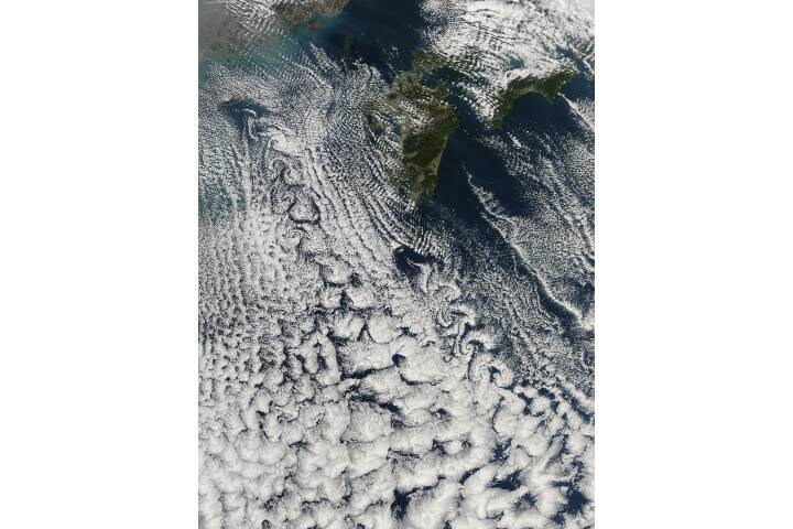 제주의 신이 쏜다는 장풍 구름 vortex cloud_3.png