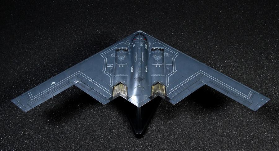 오로지 스폰지 도색만으로 B-2 완성하기!!_8.jpg