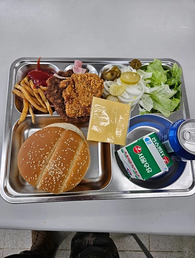 Pic) 군대 빵식 근황_1.png