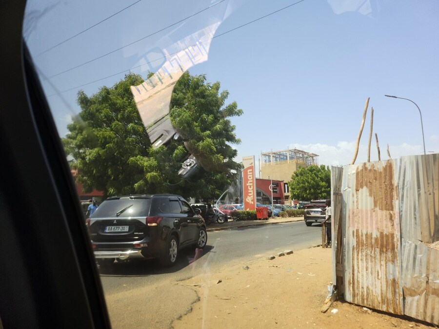 아프리카에서 먹는 신라면 12000원_18.jpg