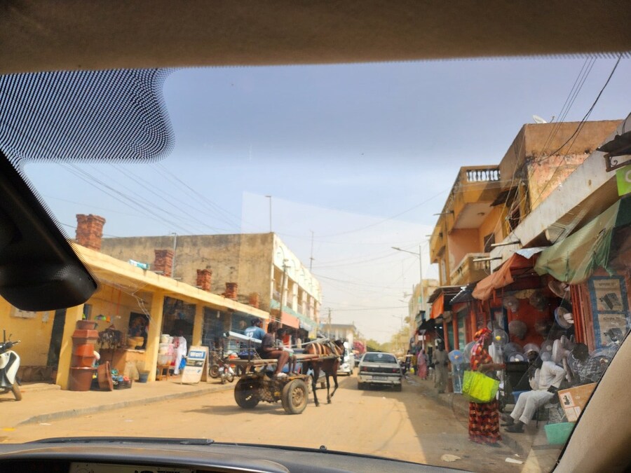 아프리카에서 먹는 신라면 12000원_26.jpg