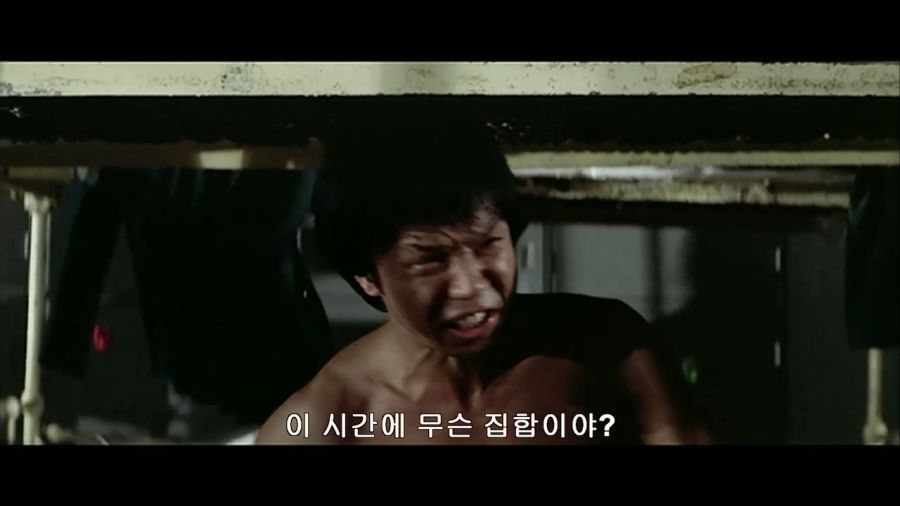 영화속 야심한 밤에 기상을 시키는 교관_3.jpg