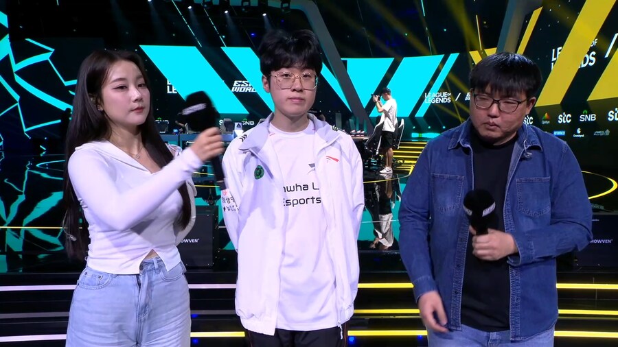 롤) 아니 패자 인터뷰를 저기서 시켜?_1.png