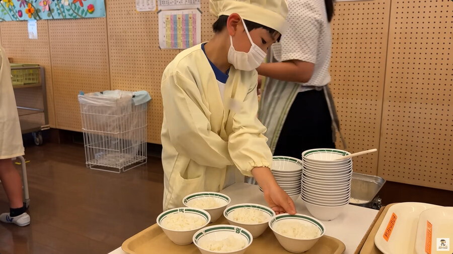 일본 초교의 급식 환경_49.jpg