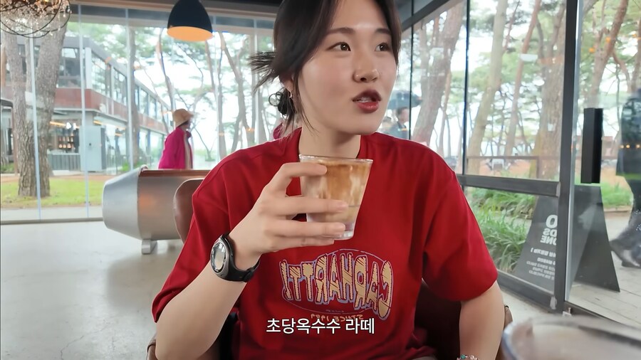 유튜브) k-홀란드가 한입만에 대처하는 방법_1.png