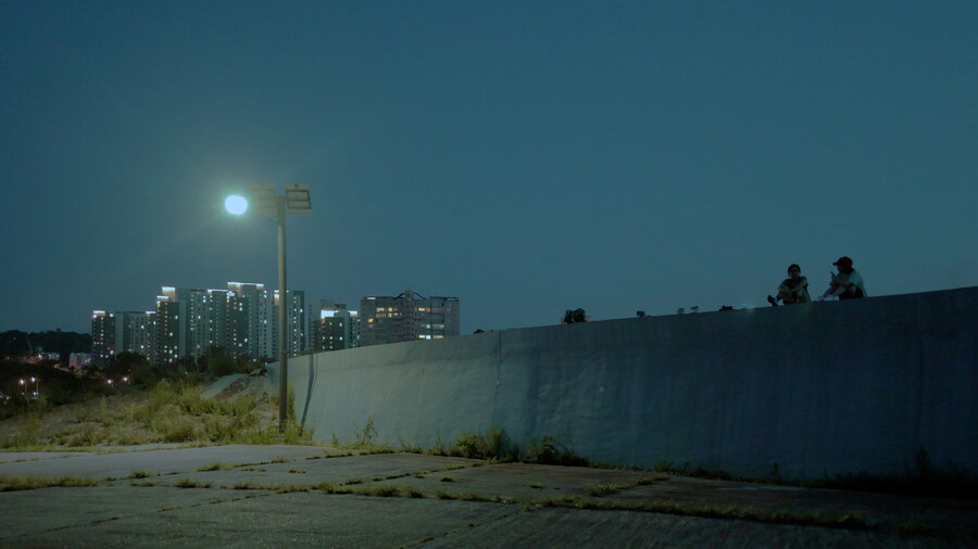 딥 블루 서울_3.jpg