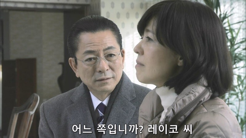 정당방위로 사람을 쏴죽인 여자를 범죄자로 만드는 주인공_33.jpg