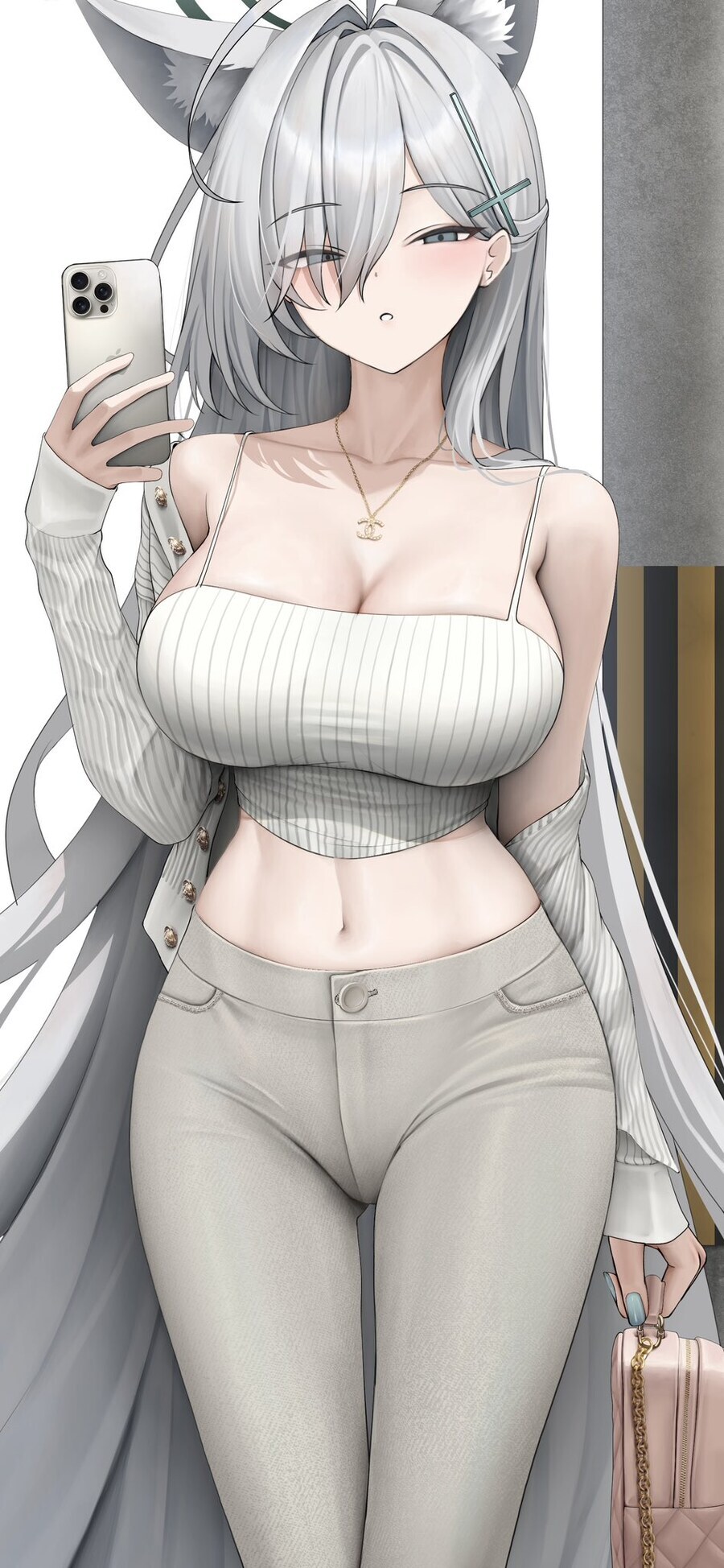 블루아카) 살 쪄서 옷이 꽉 끼는 쿠로코_1.jpg