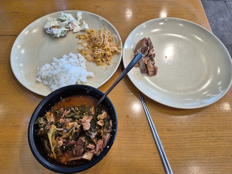 금요일만 되면 생각나는 무한 뼈해장국집_2.jpg