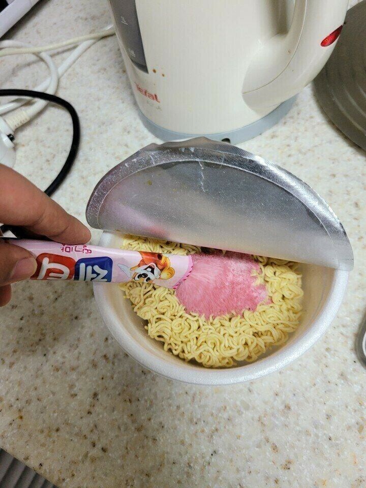 컵라면 스프 레전드 ㅋㅋㅋㅋㅋㅋㅋㅋㅋㅋㅋㅋ_1.jpg