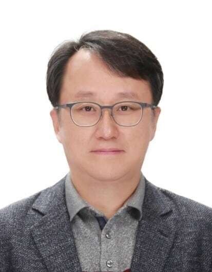'계엄 옹호' 강준욱 비서관 "국민께 사죄드린다"_1.jpg