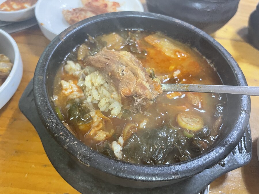 8천원짜리 뼈 해장국_3.jpg