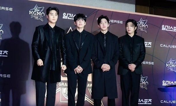 데이식스, 팬미팅 갑질 의혹…"신분증 찍어 단톡방에 공유까지" 분노_1.jpg