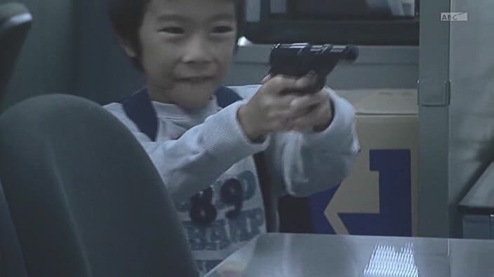 유부녀 살인마를 취조할때 한가한 형사들이 하는 일_6.jpg