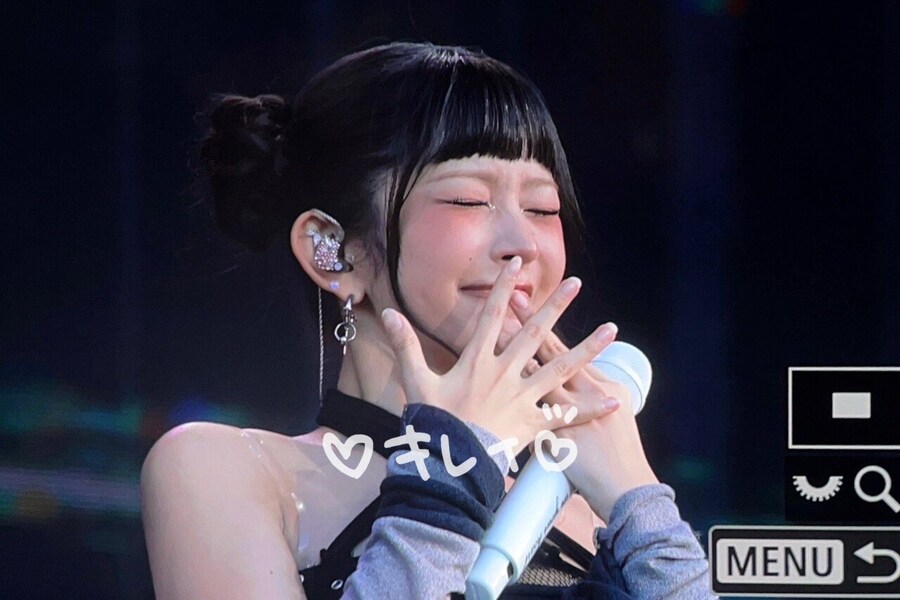 케이팝) 콘서트에서 조이 코스프레하고 등장한 아이브 레이_3.jpg