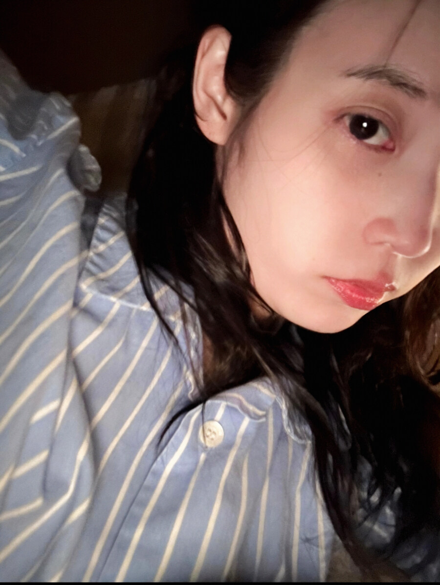 2025.07.22 아이유 베리즈 포스트 사진 보정_1.jpg