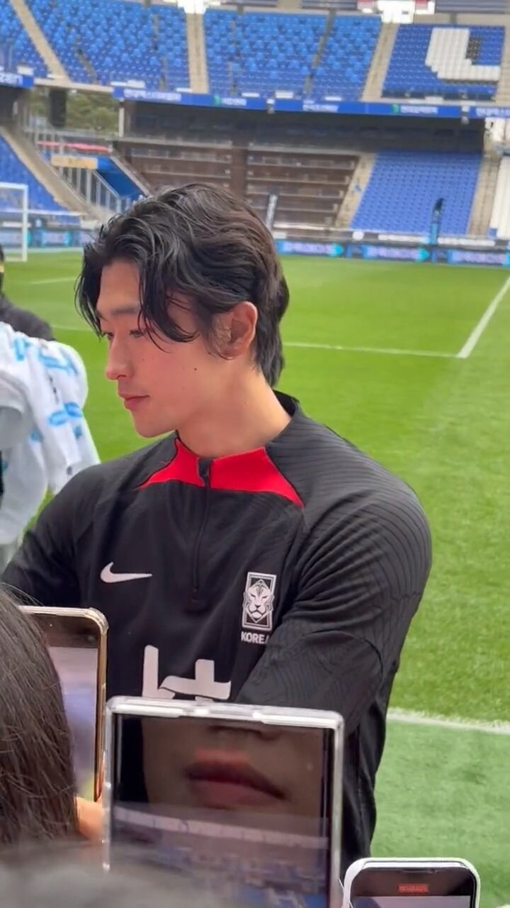잘생겼던 축구선수 조규성 근황_2.jpg