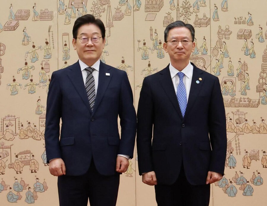 얼굴 없는 李 최측근, 김현지…나이도 대학도 모르는 '고딩맘'_1.jpg