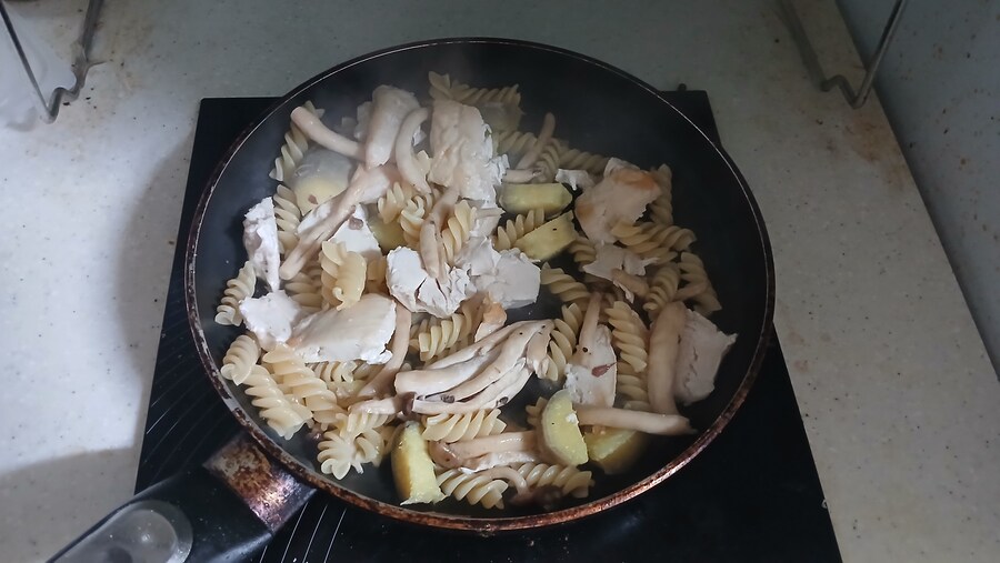 늦은 점심식사 제작 중_1.jpg