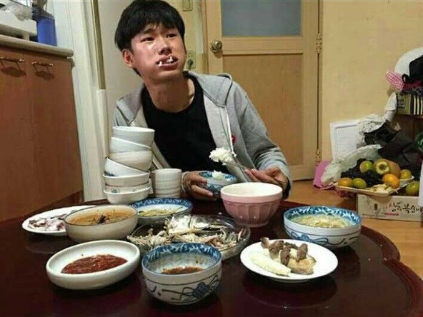 버튜버) 이러다 배 터지겠어_1.jpg