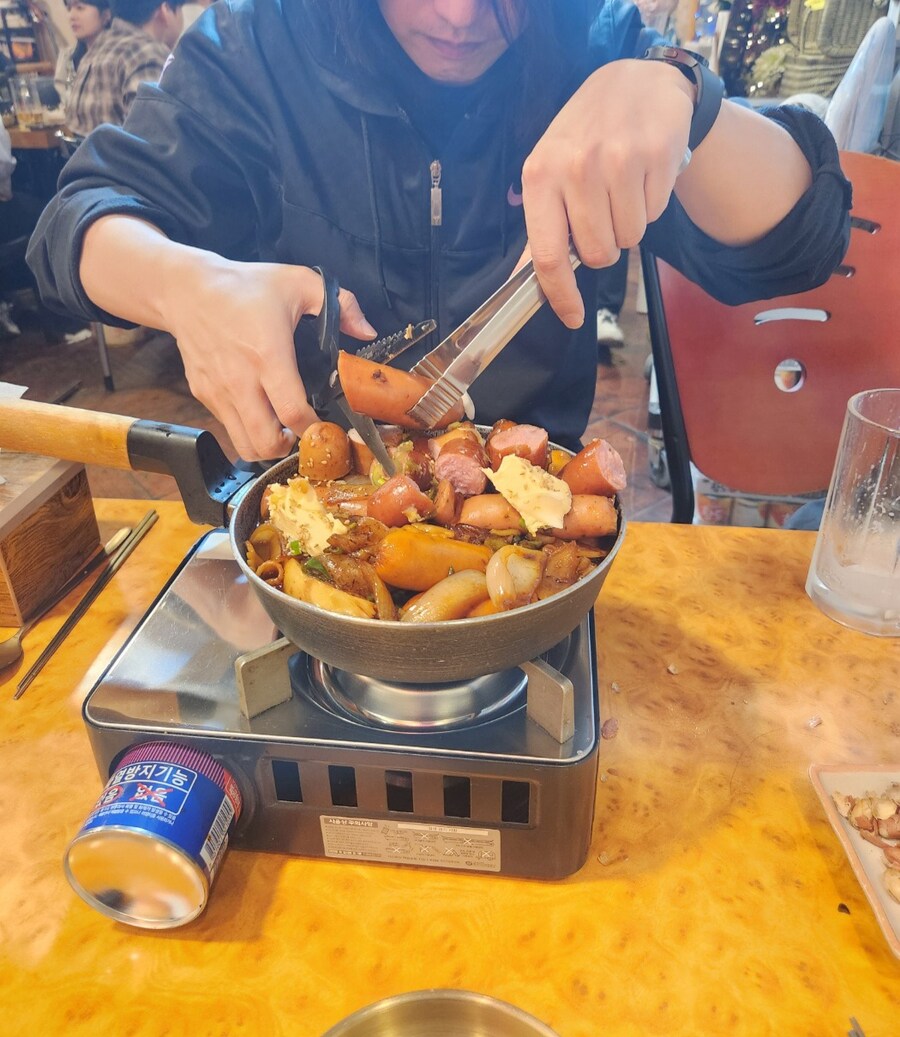 AI가 아직 갈길이 먼이유_1.jpg