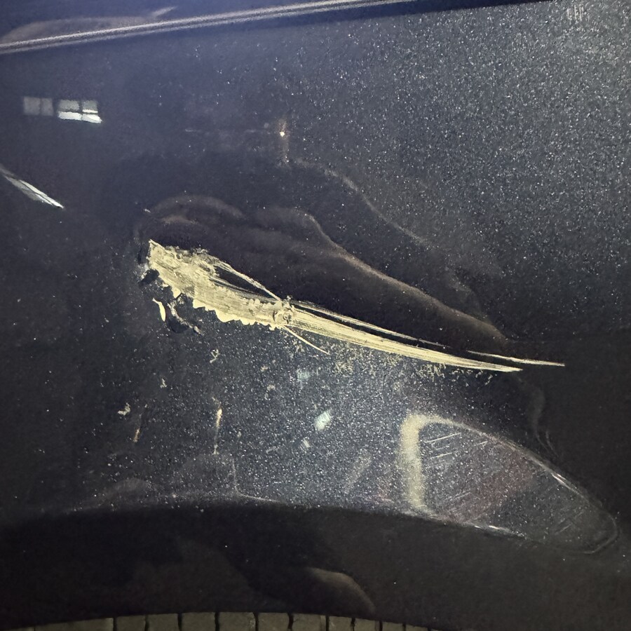 차량 빼다가 앞휀다를 해먹었습니다 ㅜㅜ_2.jpg