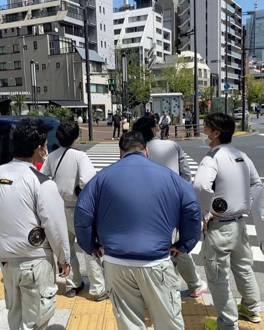 난 소형 선풍기 달린 작업복 솔깃하군_1.jpg